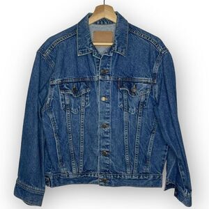 Vintage Levi’s Type 3 Denim Trucker Jacket Unisex Size Small/Medium Button Up